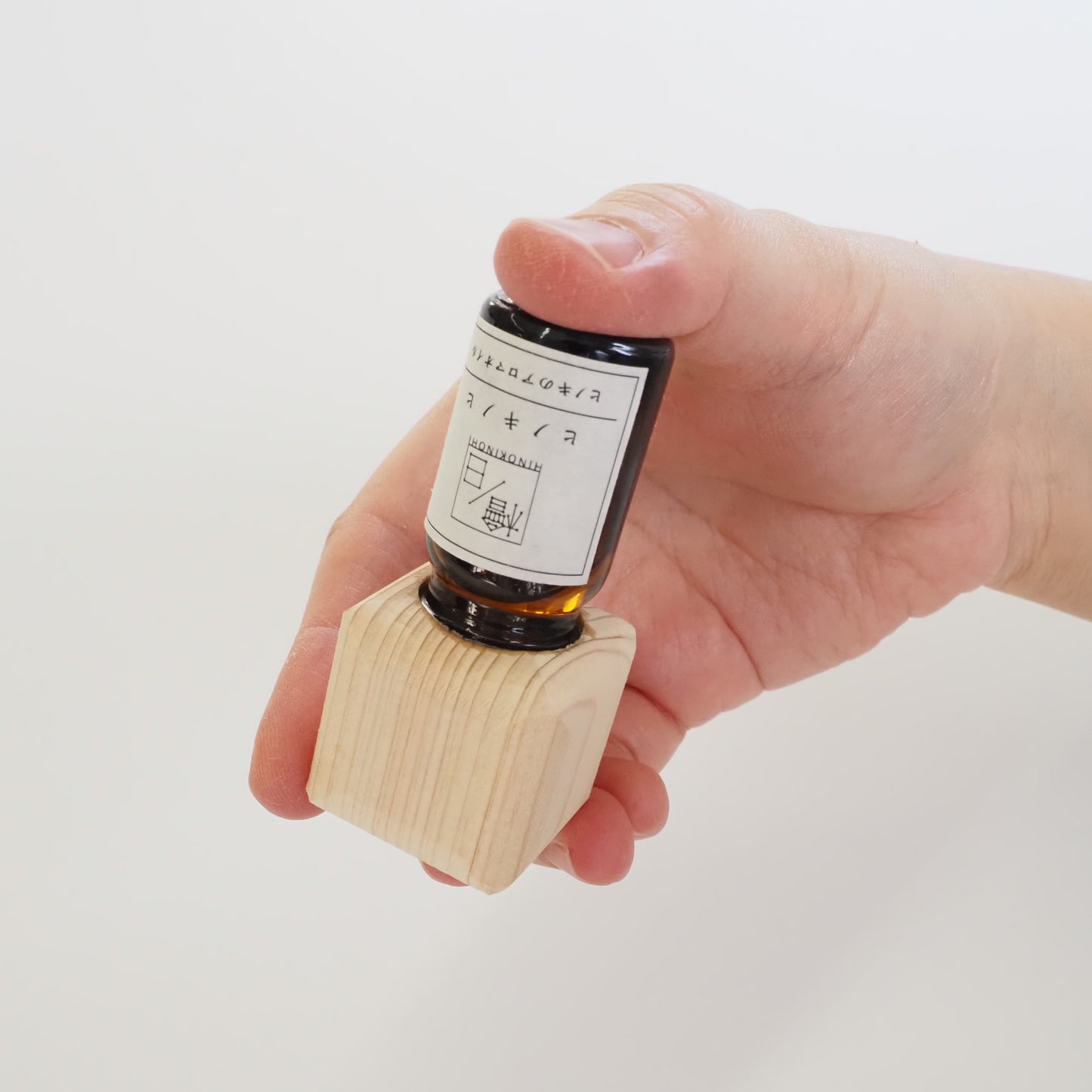 ヒノキのアロマキャップ