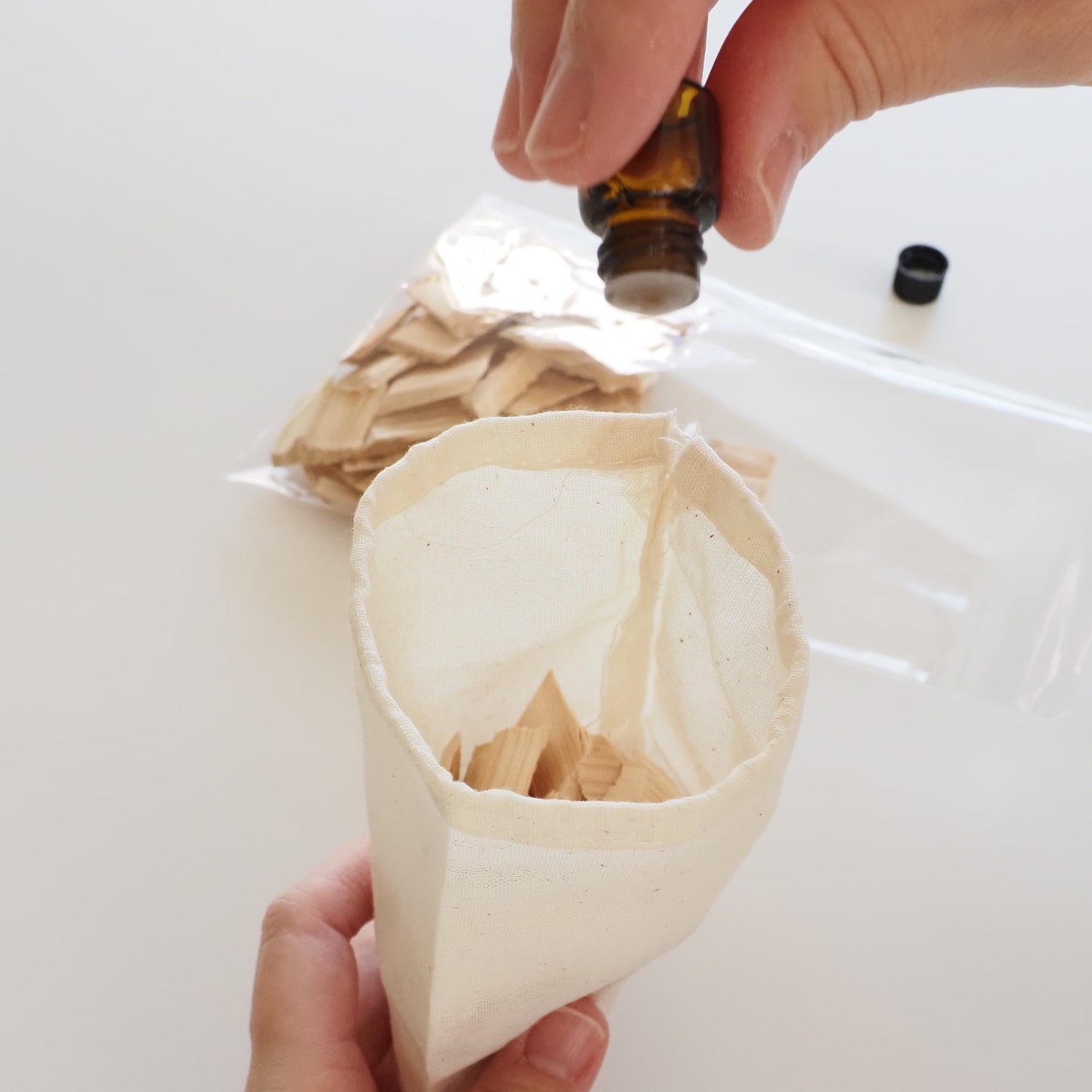 ヒノキの香りサシェ